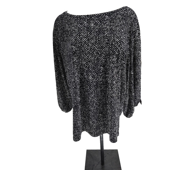 Michael Kors Tops - Michael Kors Woman Basic Top Black & White Dots Pull over Size 1X Stretch Sleek